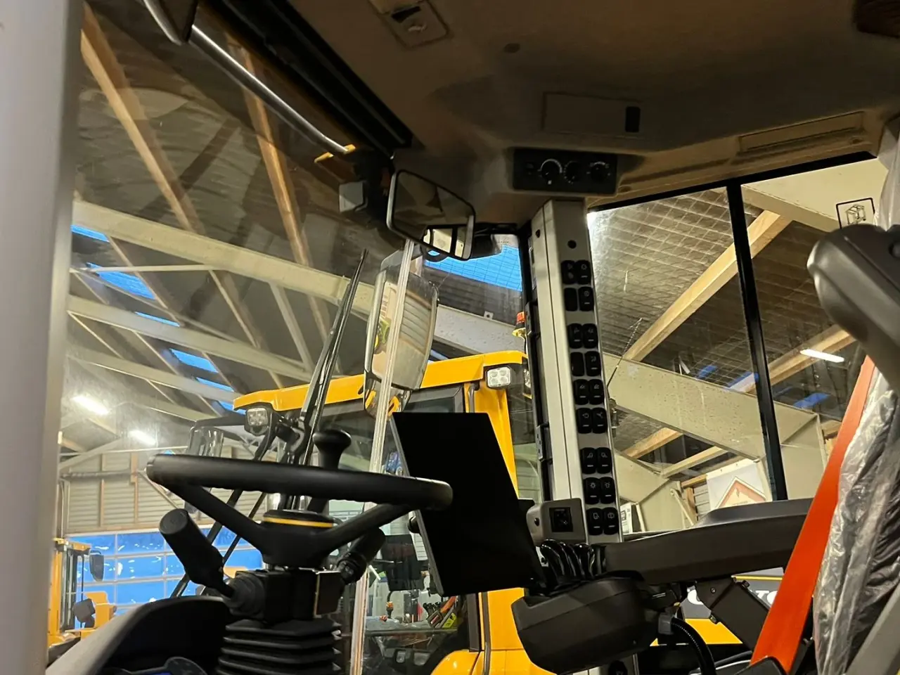Billede 12 - Volvo L 90H  H2 fabriksny Dansk maskine med masser af udstyr, blan.Co-Pilot & med brede 650/65R25 hjul