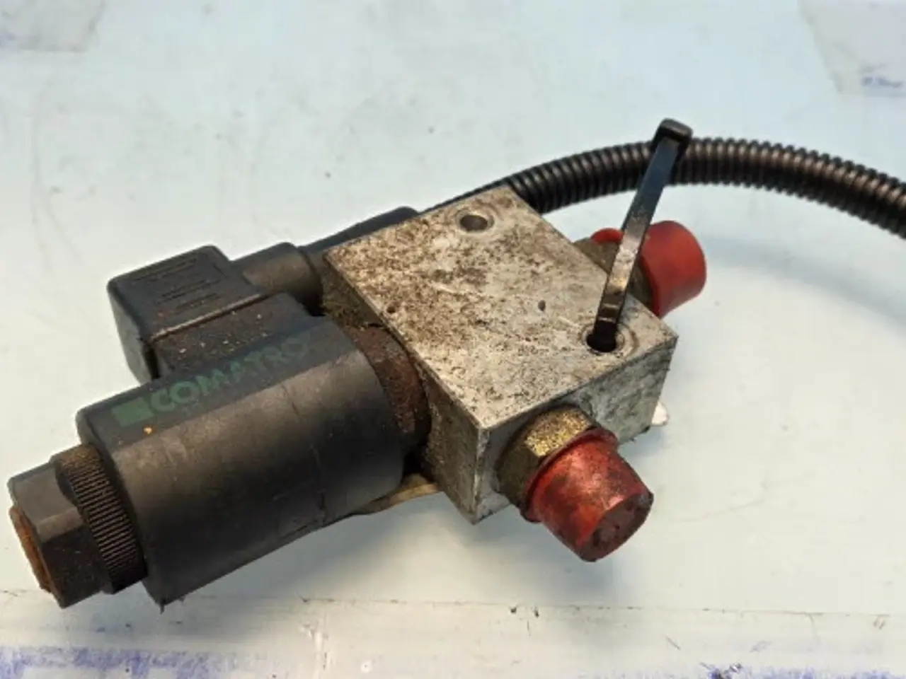 Billede 2 - Massey Ferguson 7274 Trykventil 45110054