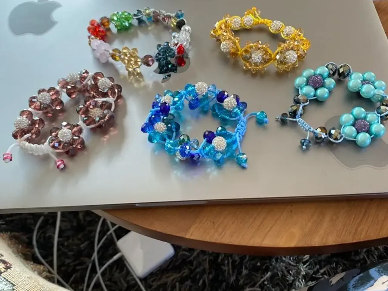 Billede 1 - Nye knyttede armbånd