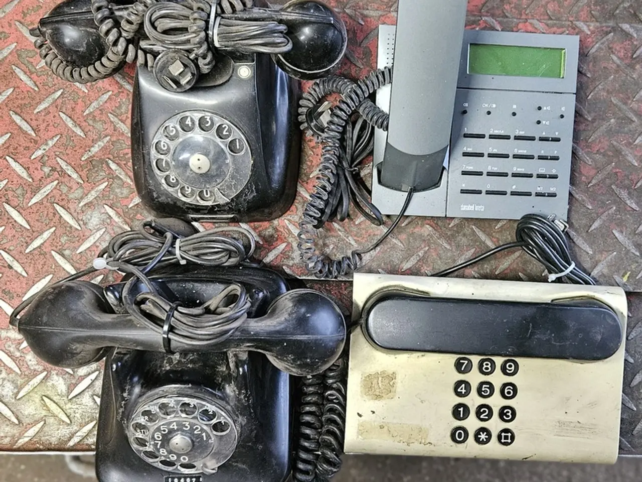 Billede 1 - 4 stk. fastnettelefoner sælges.
