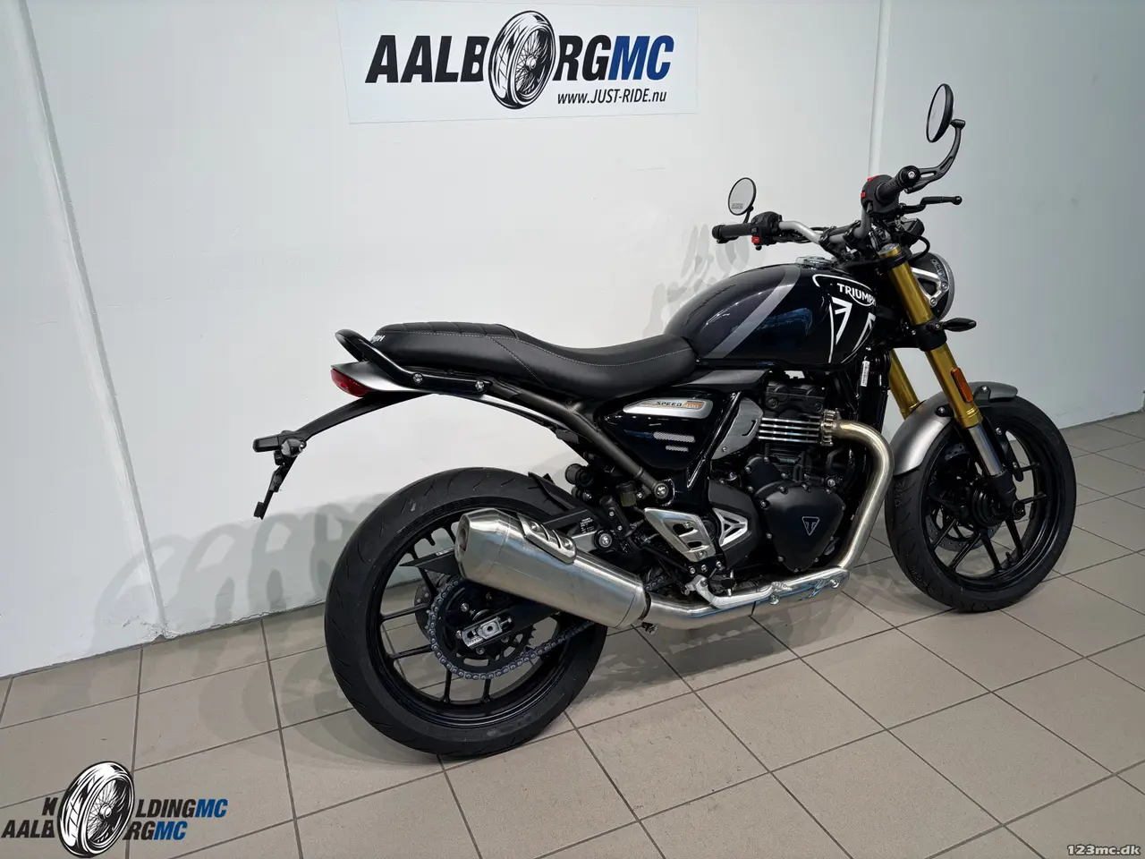 Billede 4 - Triumph Speed 400 Phantom Black / Storm Grey