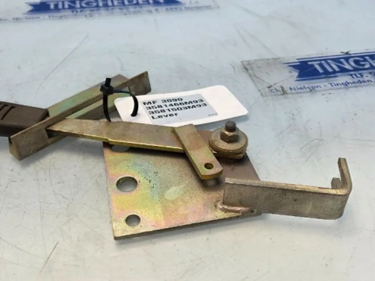 Billede 4 - Massey Ferguson 3090 Lever Lås 3581466M93