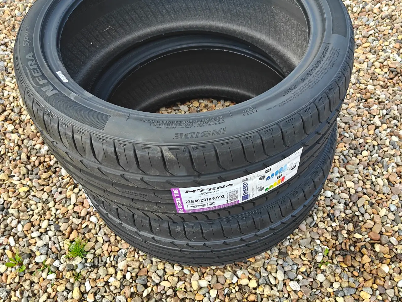 Billede 1 - 225/40-18