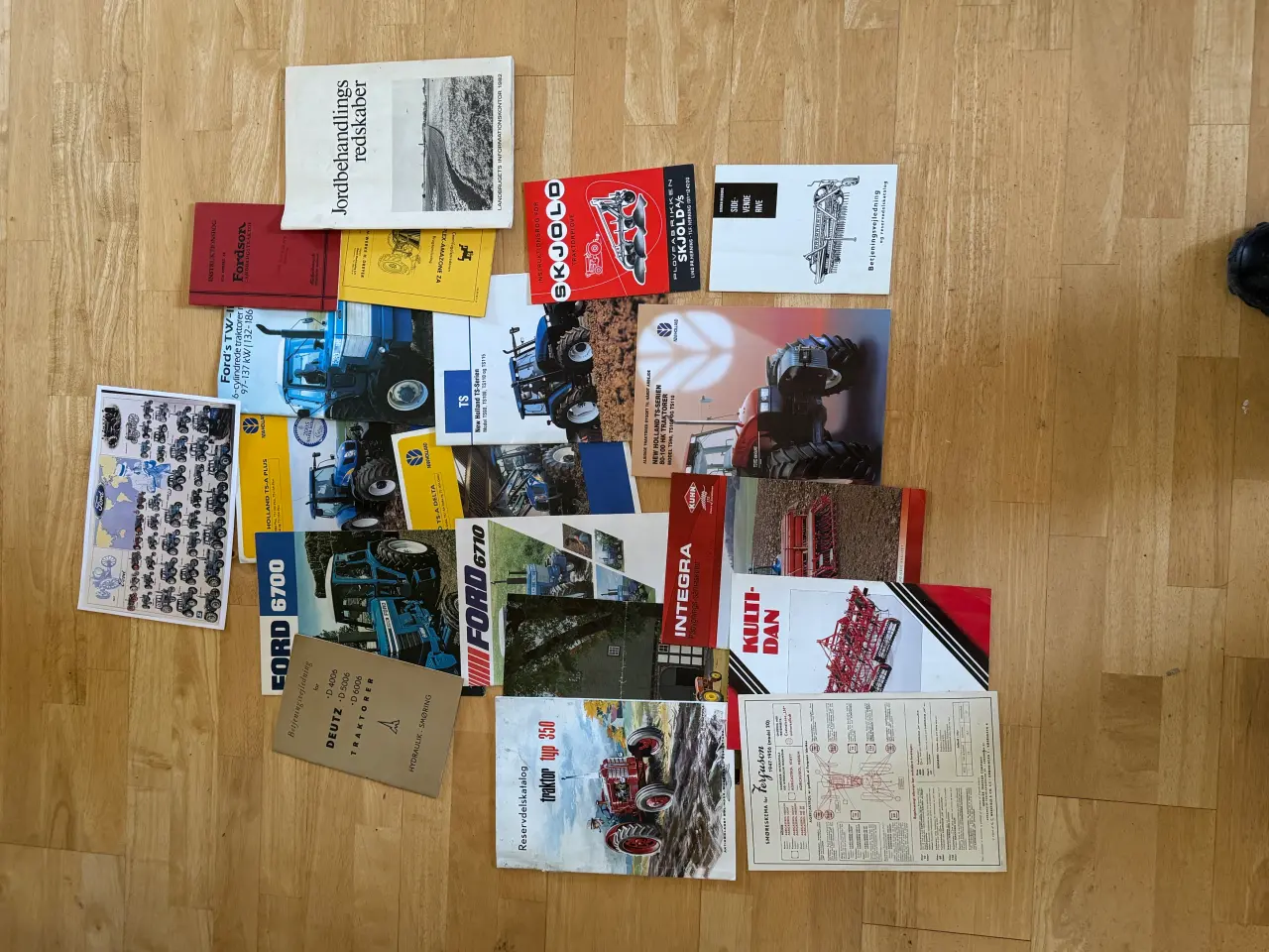 Billede 3 - Reservedelskatalog + instruktion bøger