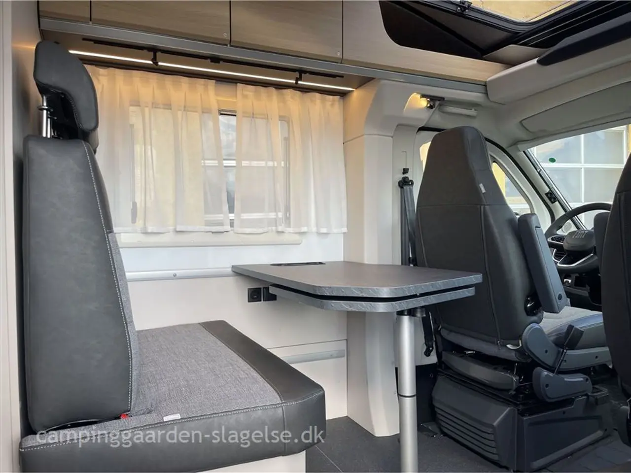 Billede 4 - 2027 - Adria Compact SL Select   Adria Compact SL Select – stor luksus i kompakt format