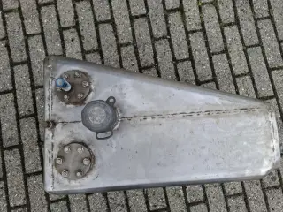 Brændstoftank