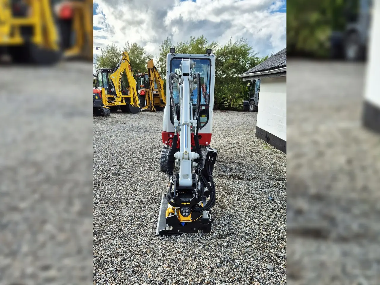 Billede 7 - Takeuchi TB225 / Fabriksny - 2025 / Engcon rotortilt og skovlpakke