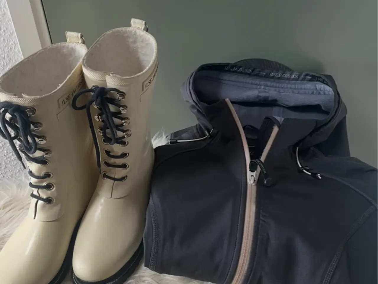 Billede 1 - Regnjakker/Gummistøvler M/L/XL - 38(38,5-39)