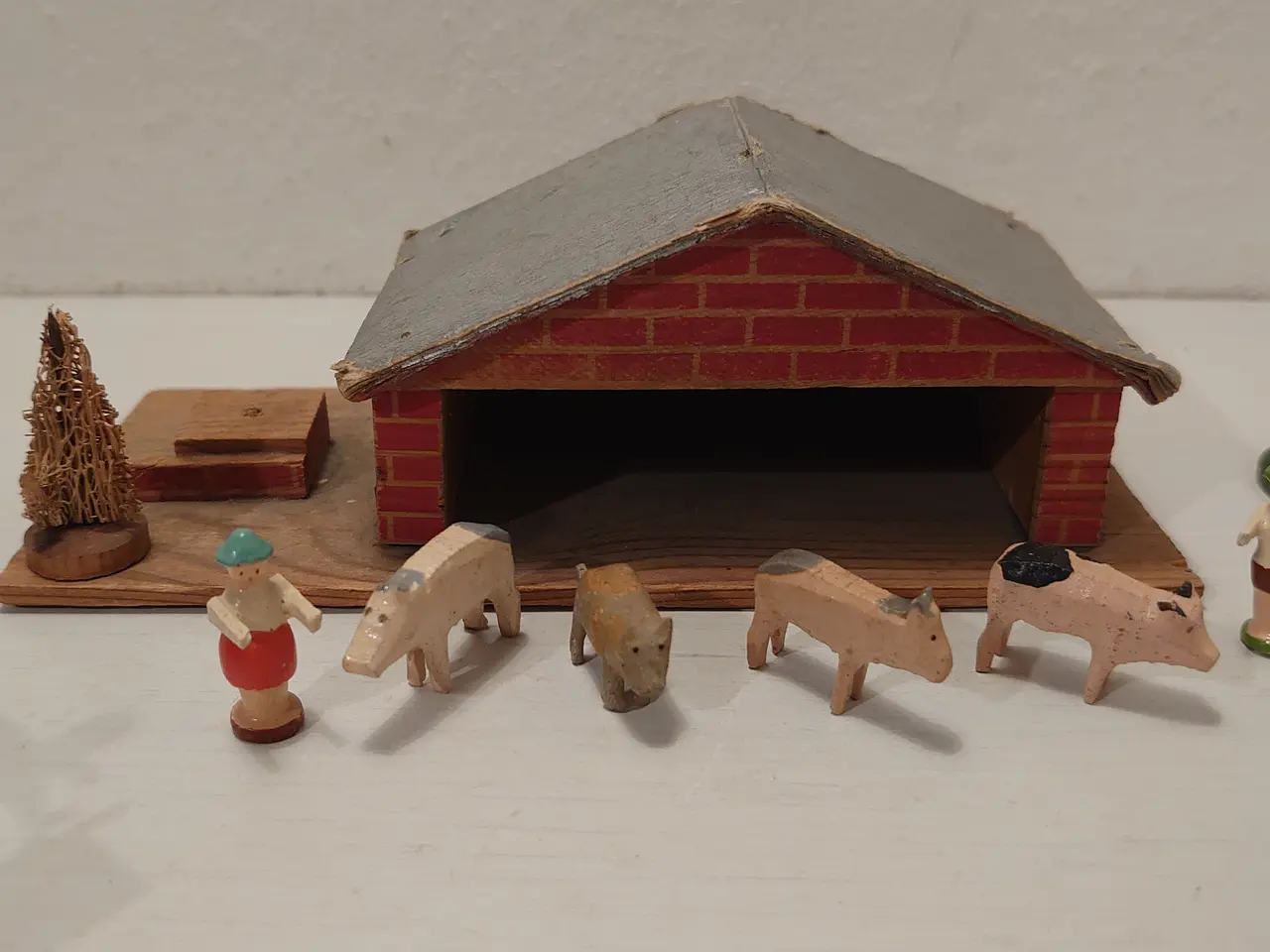 Billede 3 - Erzgebirge:Landlig idyl m. hus,bil,dyr,pers.mm.
