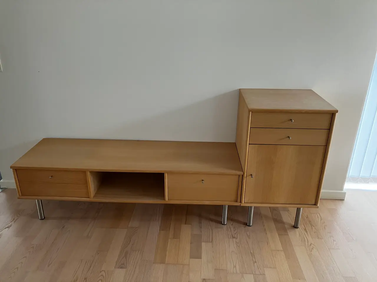 Billede 1 - TV møbel med sideskab