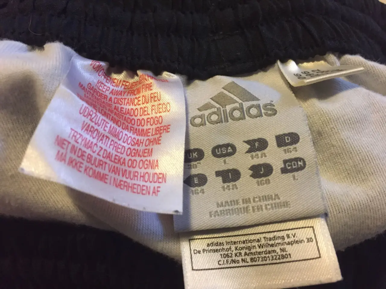 Billede 2 - Sorte Adidas shorts