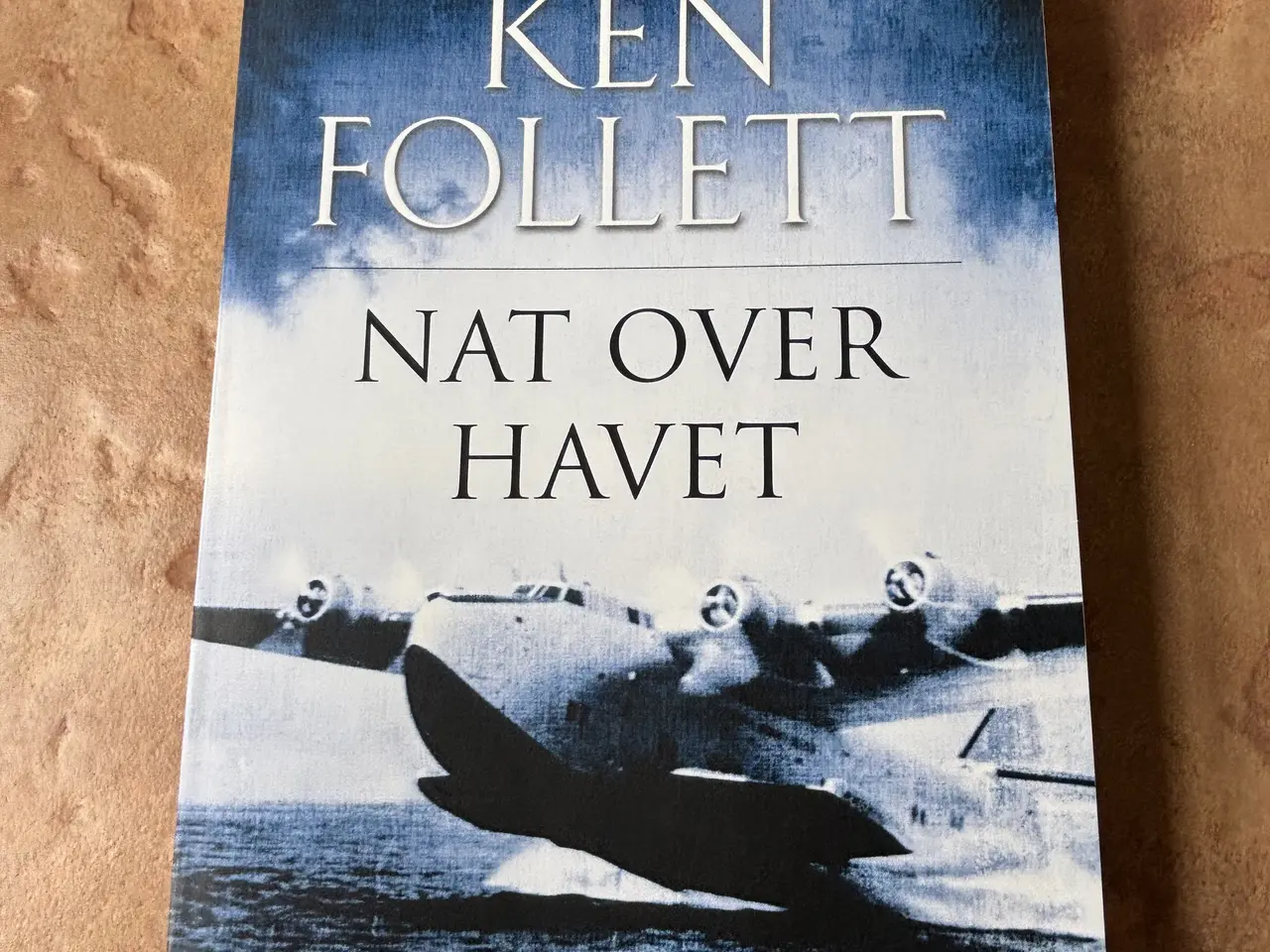 Billede 1 - Ken Follett bog – Nat over havet – paperback