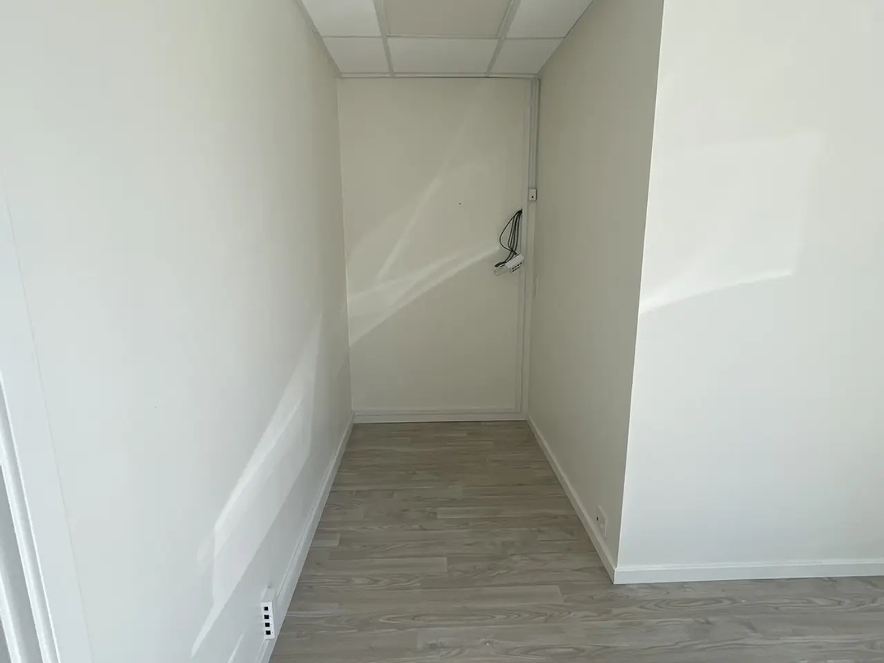 Billede 14 - Central facadebutik med terrasse og store fællesarealer.