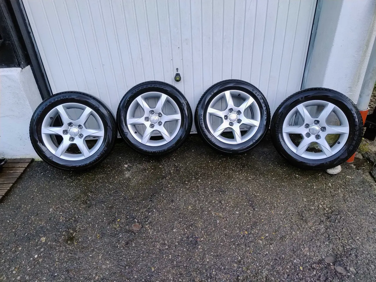 Billede 1 - Audi alufælge med sommerdæk
