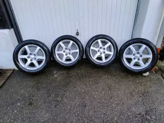 Audi alufælge med sommerdæk