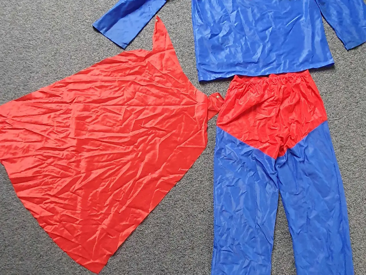 Billede 2 - 3 delt Spider-Man dragt