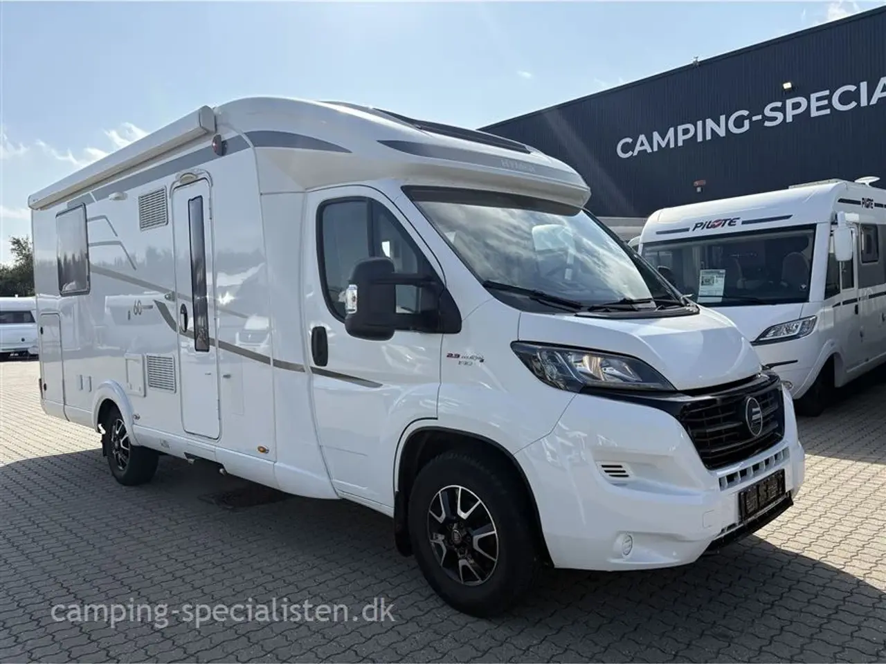 Billede 2 - 2018 - Hymer Tramp CL 698 60 Years Edition Hymer Tramp CL 698 60 Years Edition kan nu ses hos Camping-Specialisten