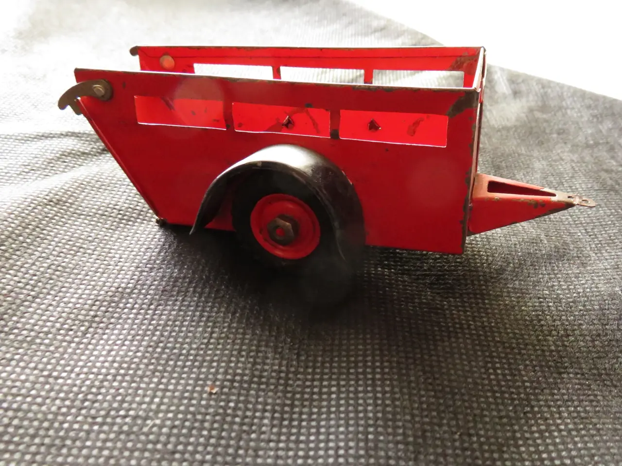 Billede 13 - Tekno Blikbiler. 6 stk. + reservedele.