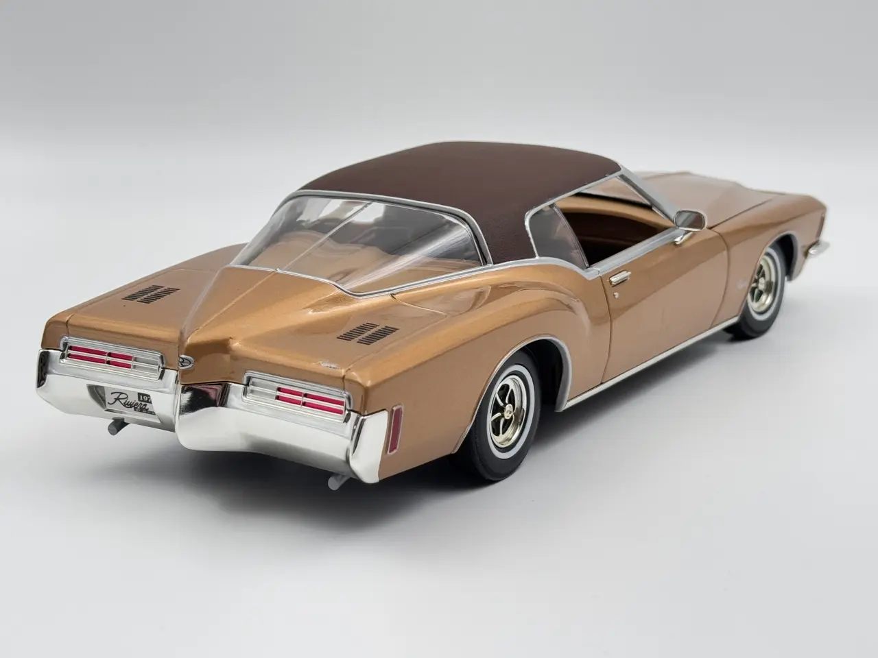 Billede 4 - 1971 Buick Riviera 1:18 Super flot!