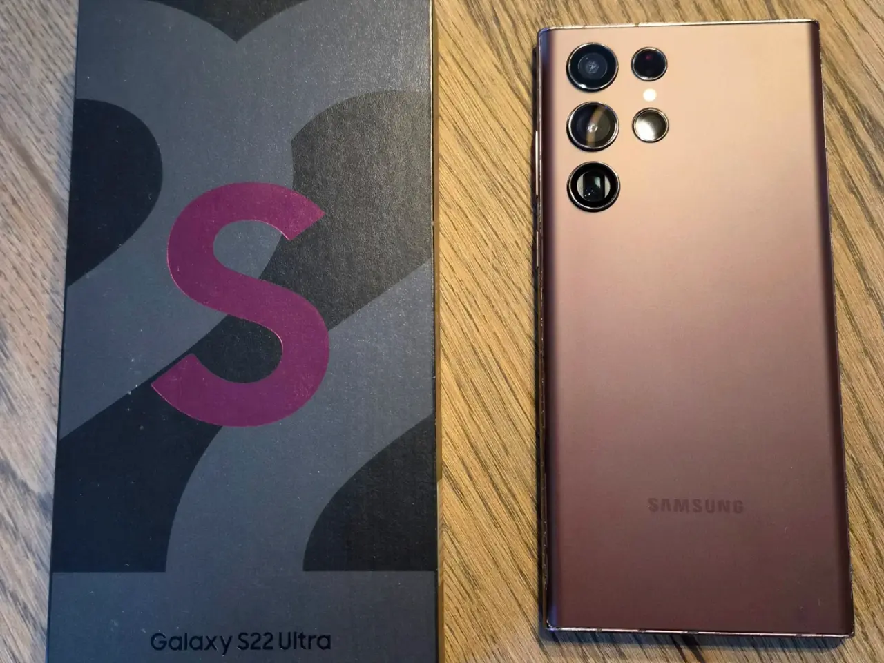 Billede 2 - Samsung S22 Ultra rød