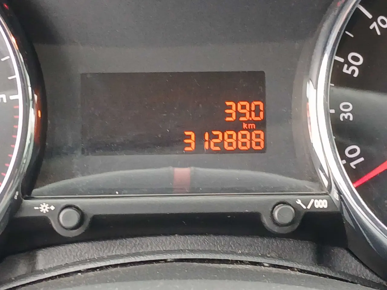 Billede 8 - Peugeot 3008 HDI. SUV. Nysynet