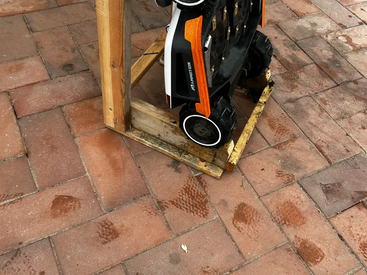 Billede 7 - Robot plæneklipper sælges