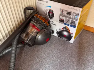 dyson big ball multifloor 2