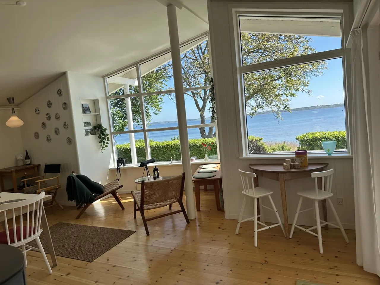 Billede 1 - Sommerhusudlejning med havudsigt og egen strand
