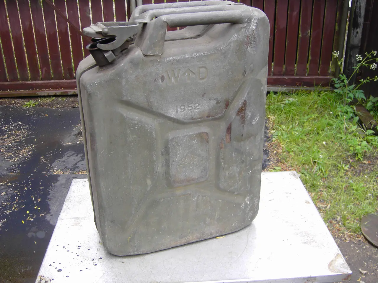 Billede 1 - gamle jerry can fra jeep