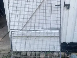 Bred voilerenet med låge