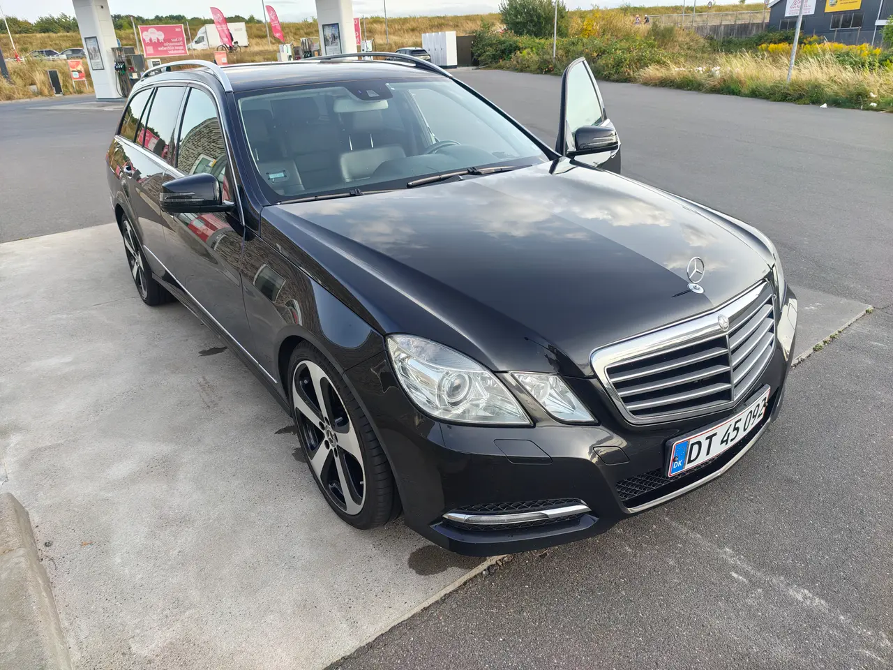 Billede 1 - Utrolig velkørende og nyrenoveret lækker Mercedes