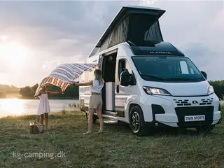 2027 - Adria Twin Sports 640 SLB HJEMTAGES PÅ BESTILLING Pris fra 900.900 kr. Mulighed for at bestille masser af ekstra udstyr