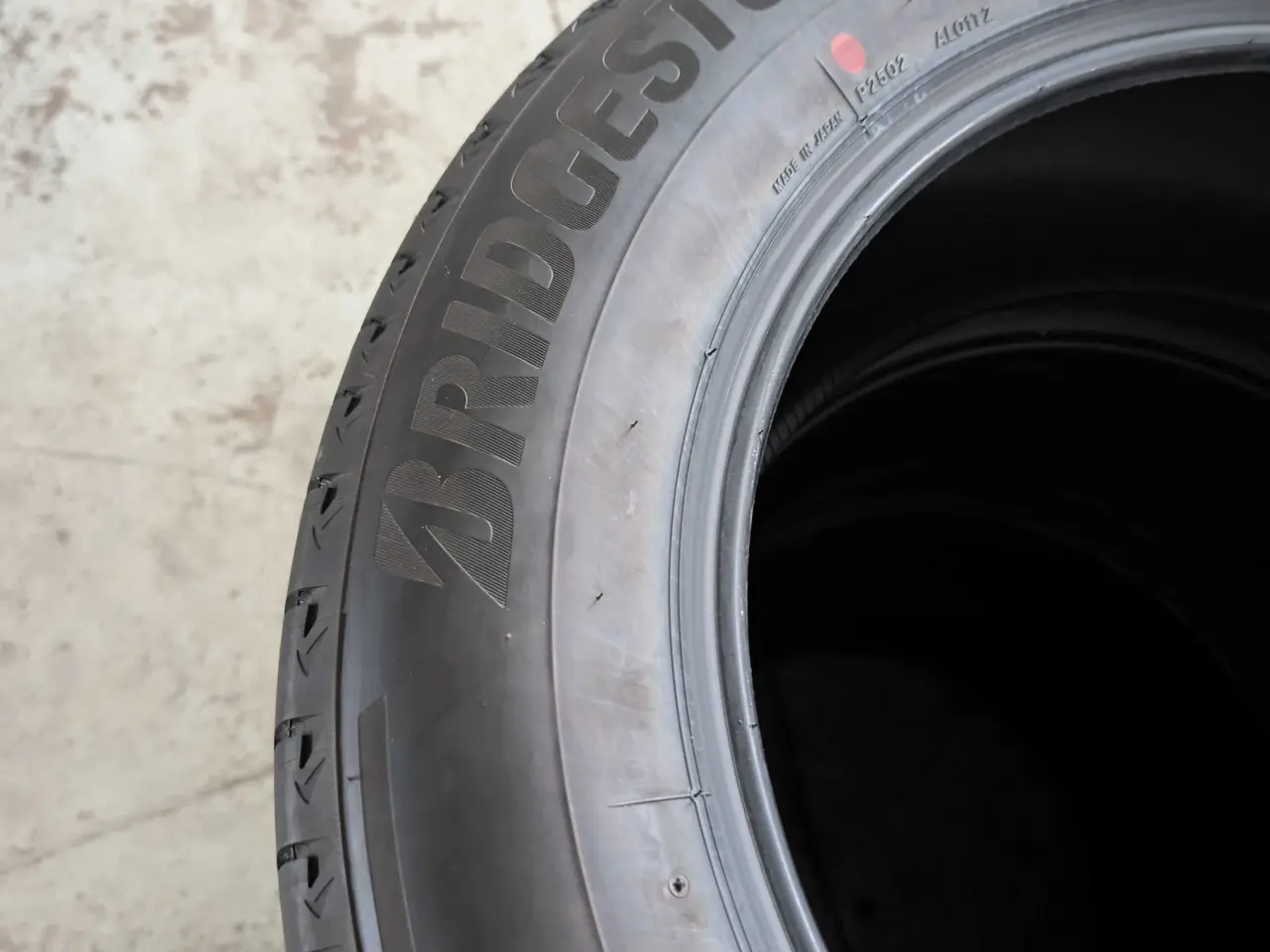 Billede 3 - Bridgestone sommerdæk 235/60R18