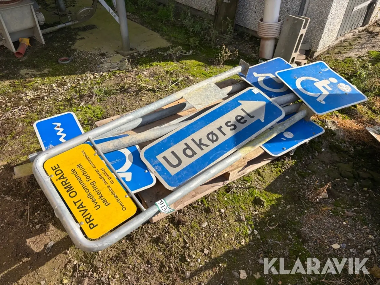 Billede 1 - Vejskilte blandet palle