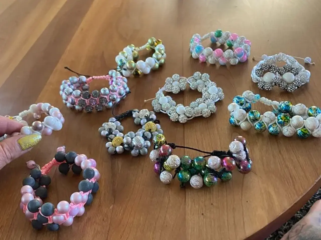 Billede 1 - Nye knyttede armbånd