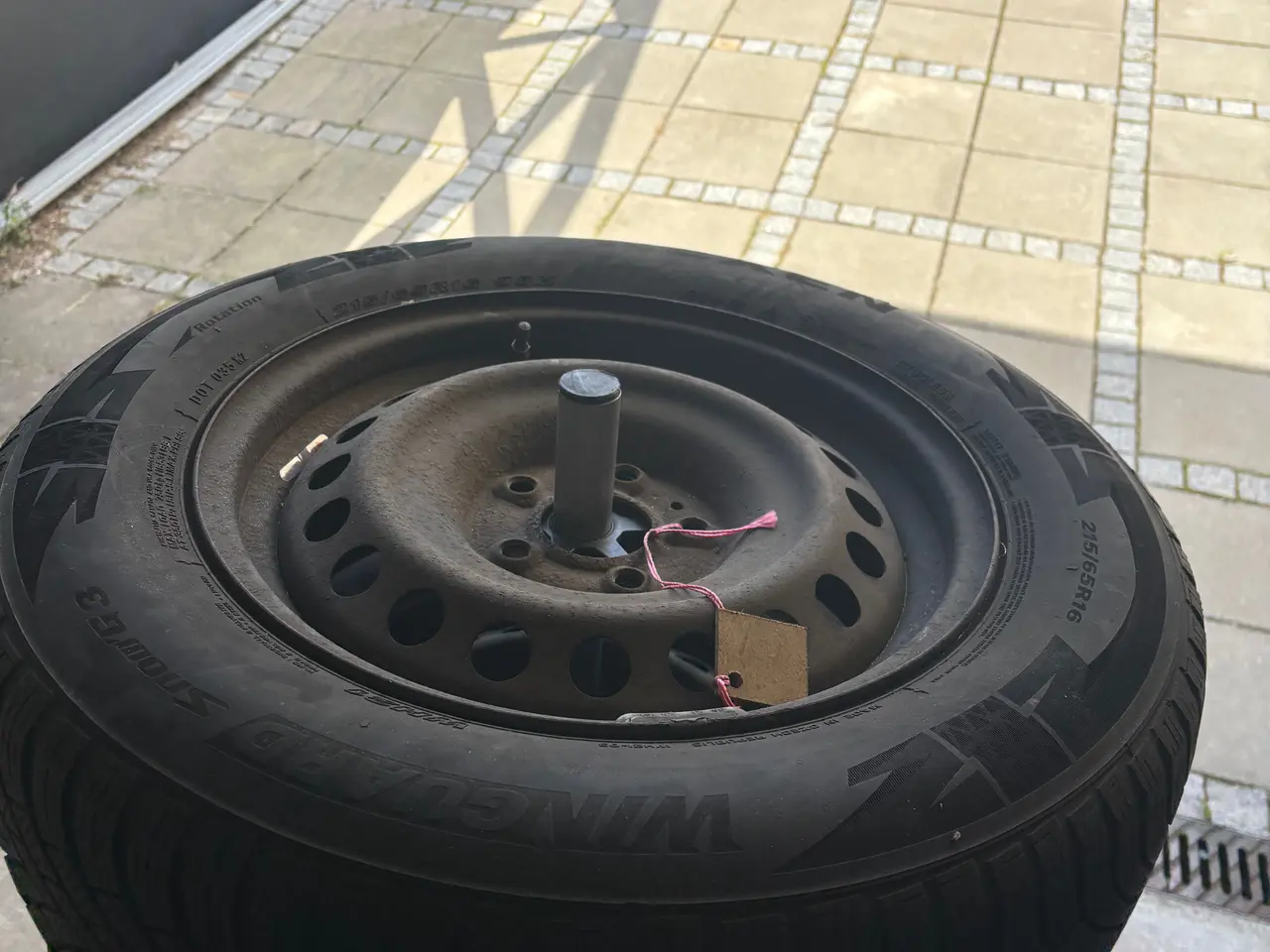 Billede 1 - Vinterdæk 215/65R16 ca. 6mm mønster