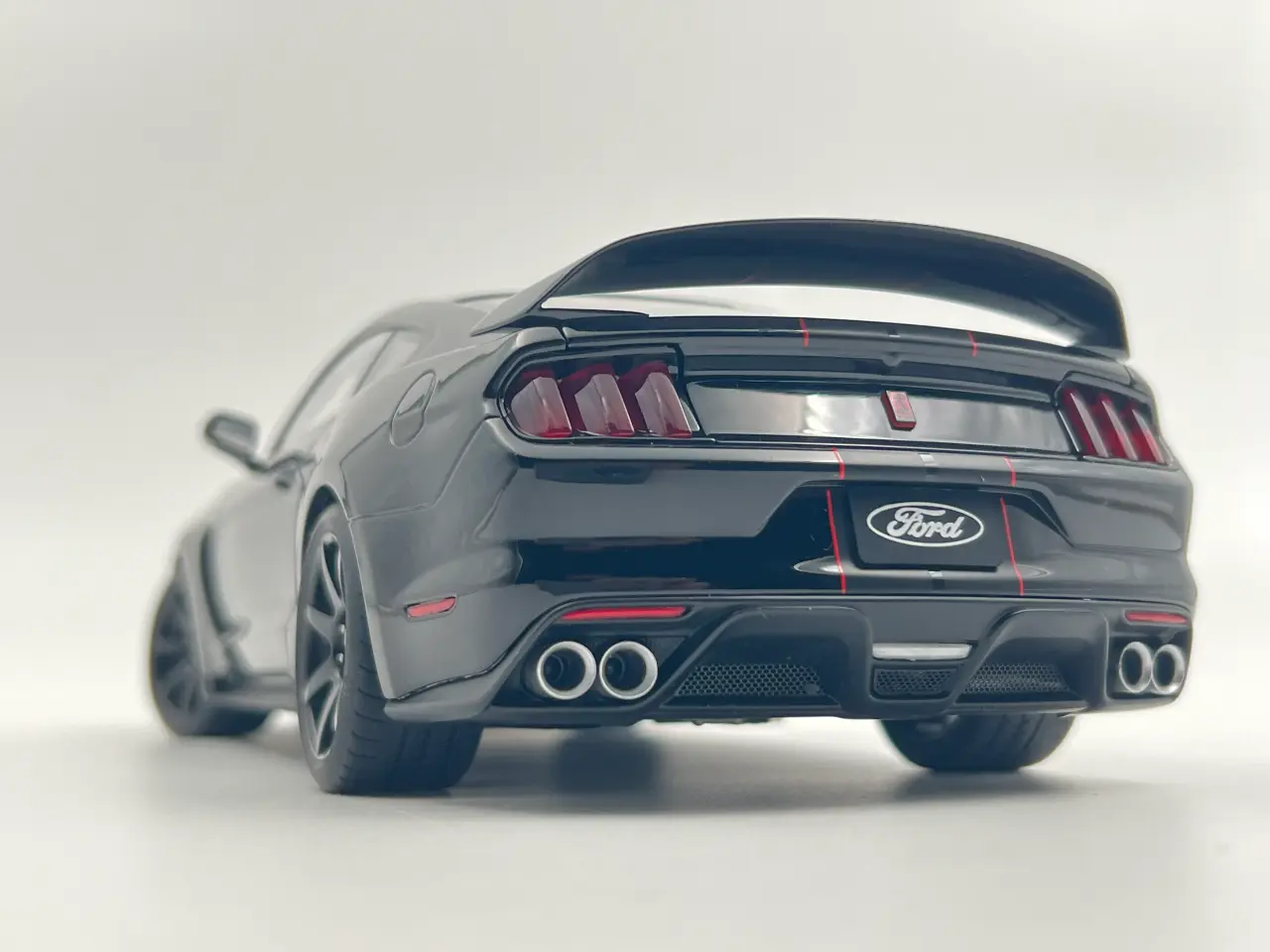 Billede 11 - 2019 Ford Shelby Mustang GT-350 R 1:18  