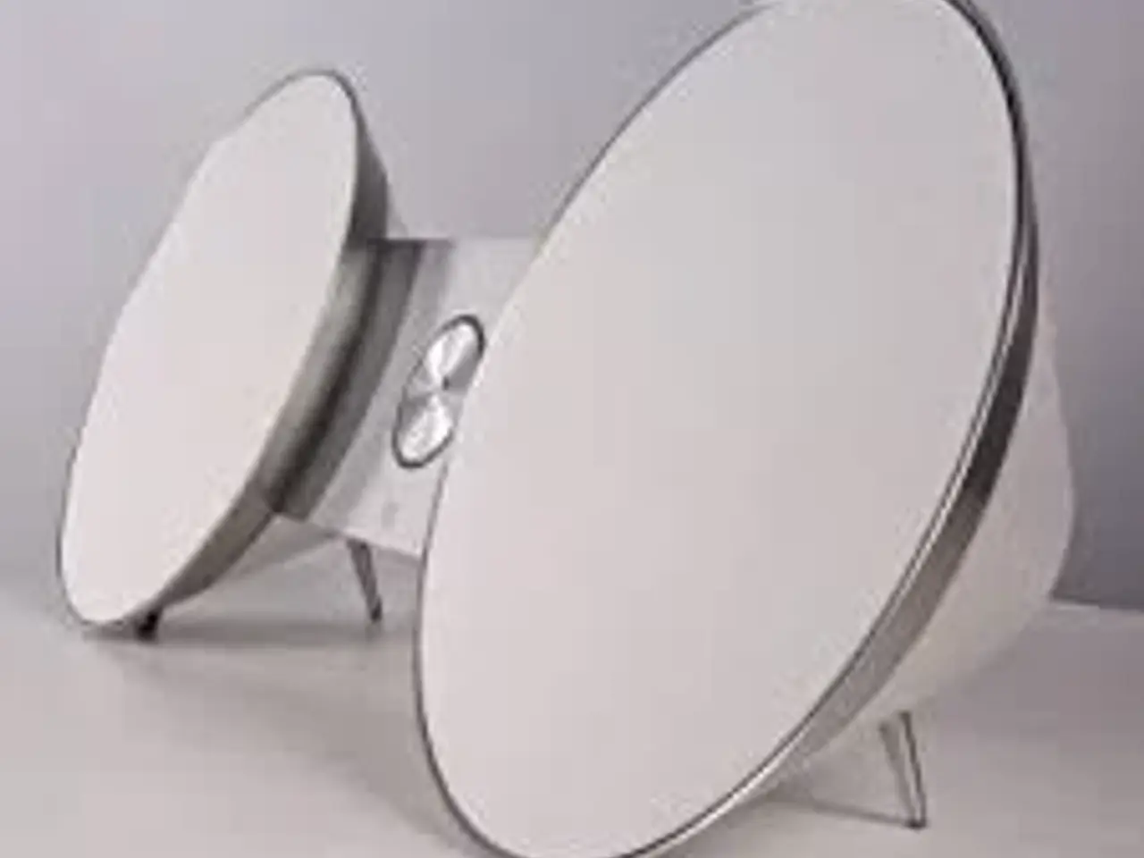 Billede 3 -  BeoSound 8 iPod Dock mobilen følger med