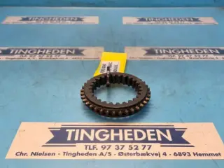Ford 8340 Tandhjul F0NN7106AC