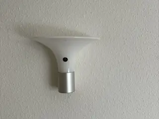 Mandarin Væglampe i opal glas
