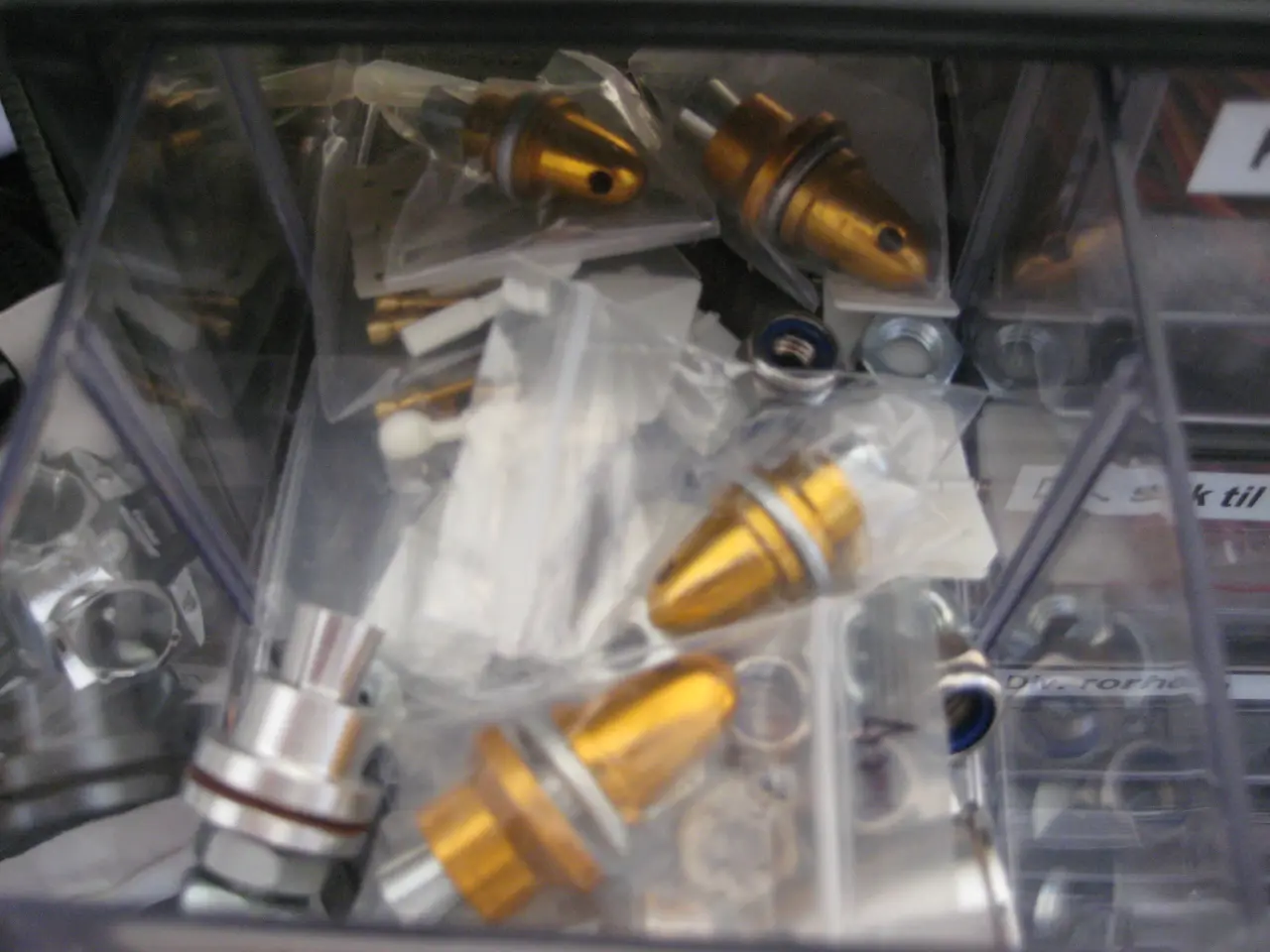 Billede 2 - Div. fittings mv. til RC modelfly