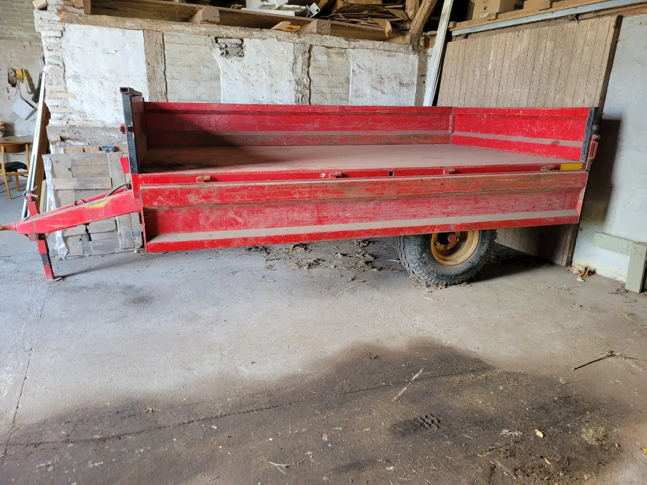 Billede 17 - Traktor IH 685 XL  – påhængsvogn og redskaber
