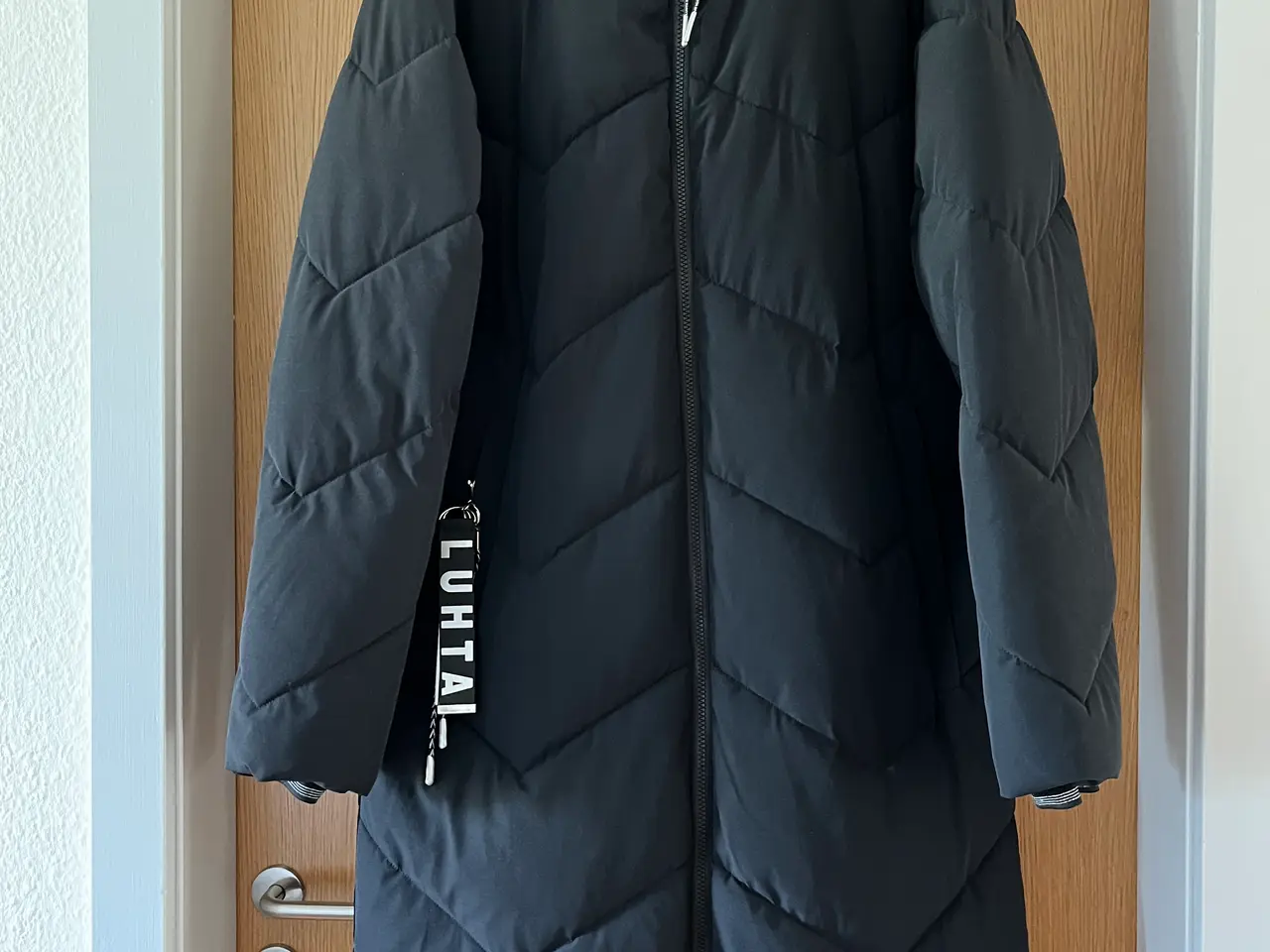 Billede 1 - Elegant sort Luhta vinterfrakke