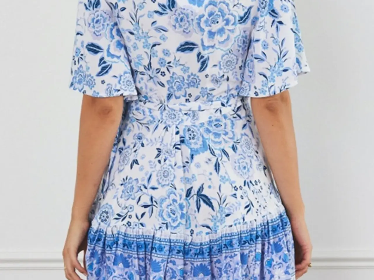 Billede 3 - kjole-Smuk kort Boho-i størrelse 2XL=L/XL.