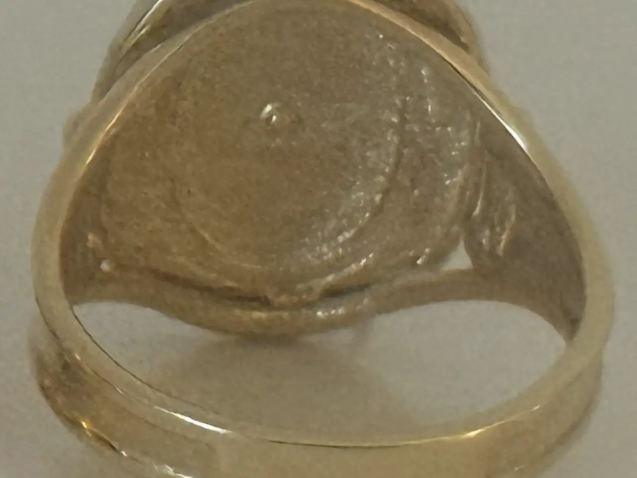 Billede 3 - Flot Versaces Medusa-ring i 14 kt guld