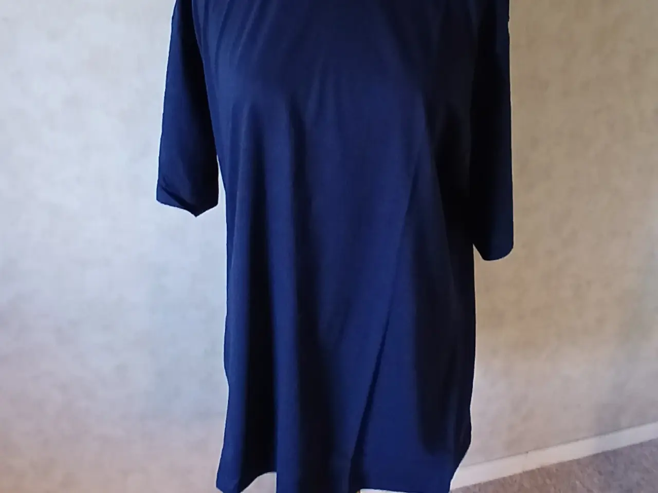 Billede 1 - Blå "Camus" T-shirt
