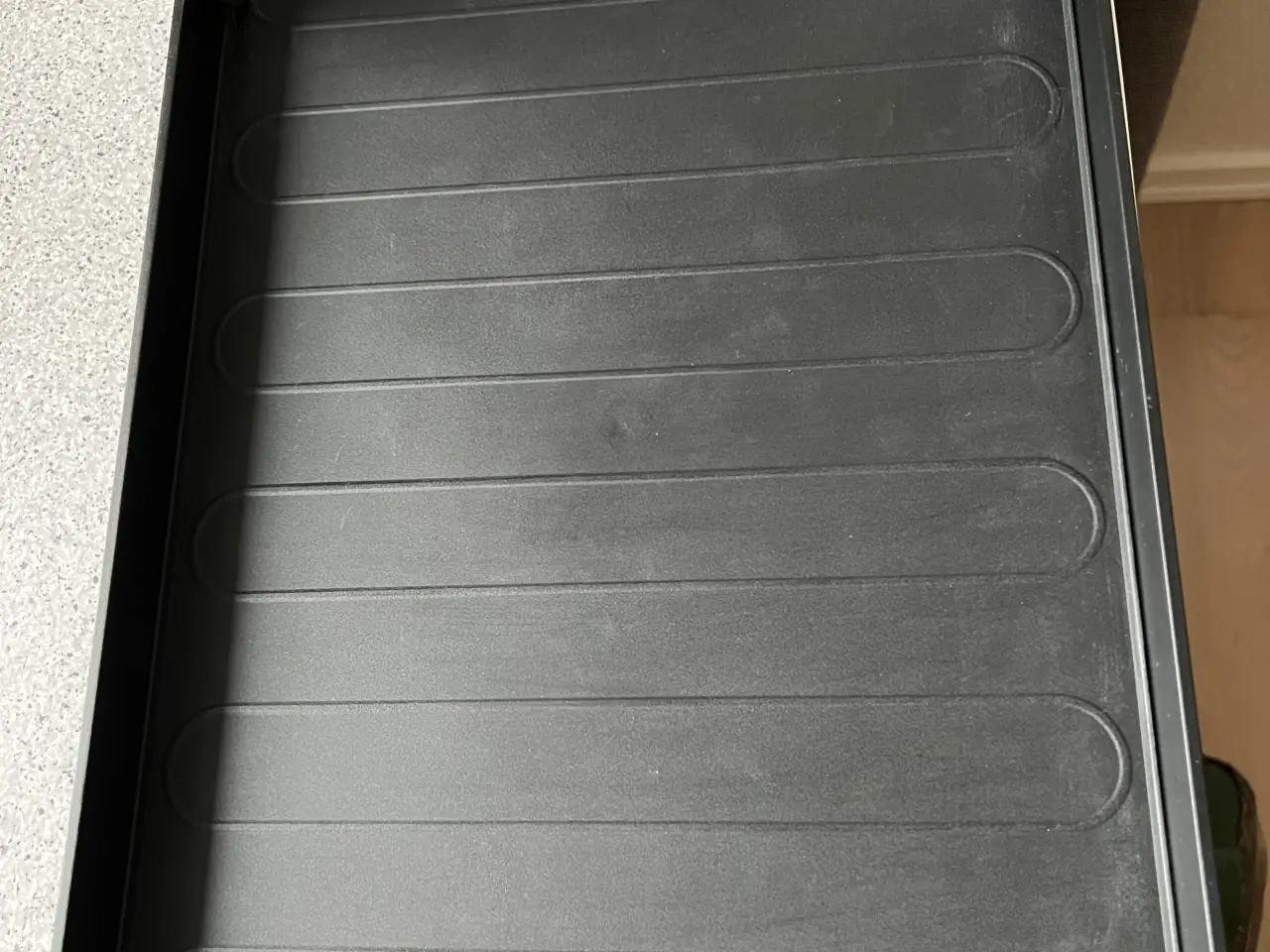 Billede 6 - Stelton Explore bakke i sort plast med håndtag