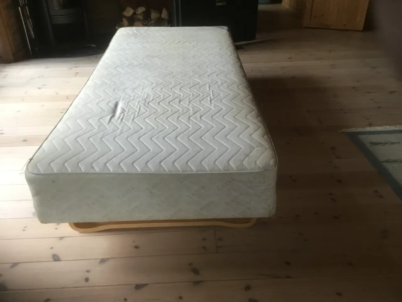 Billede 2 - Boksmadres seng
