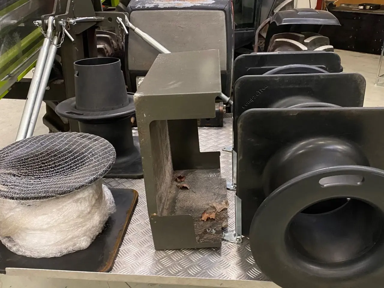 Billede 3 - Tree Tech Pakke og Netmaskine med bagmonteret elevator Komplet Tree Tech sæt med traktor