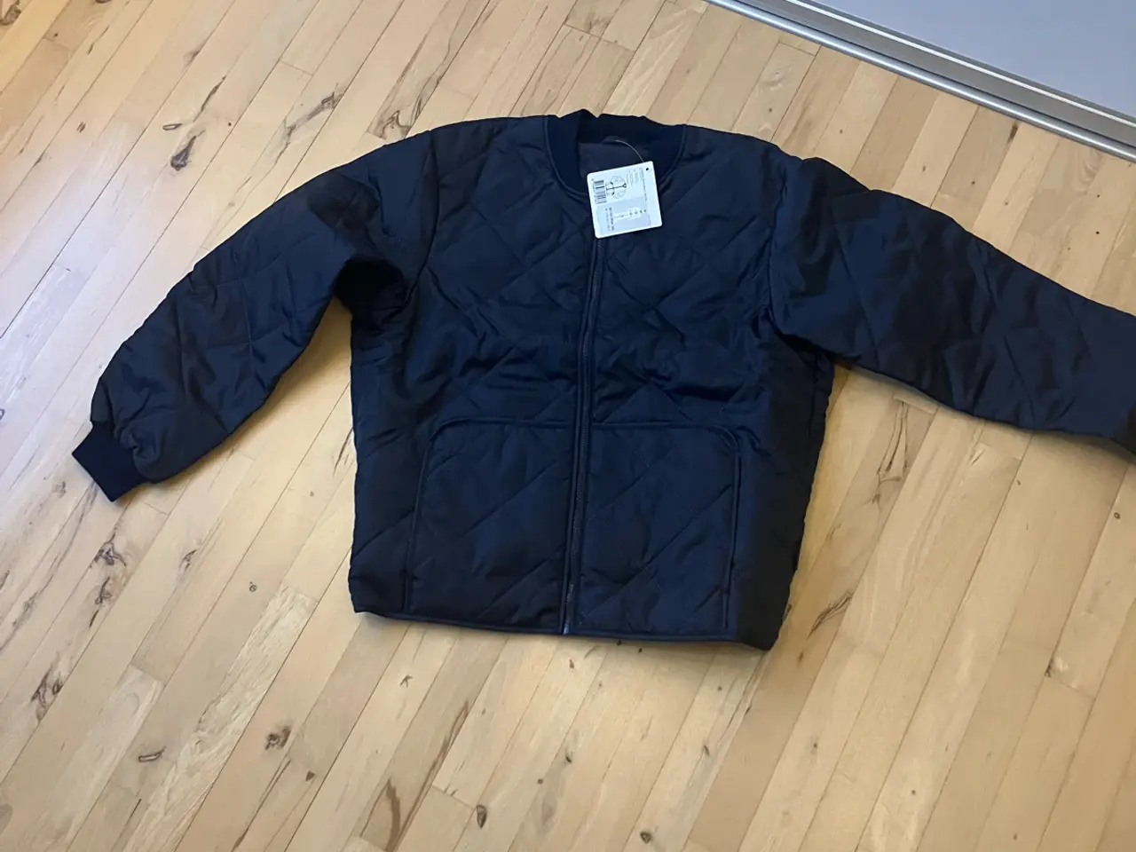 Billede 3 - Nypris termojakke 700kr nu 350kr